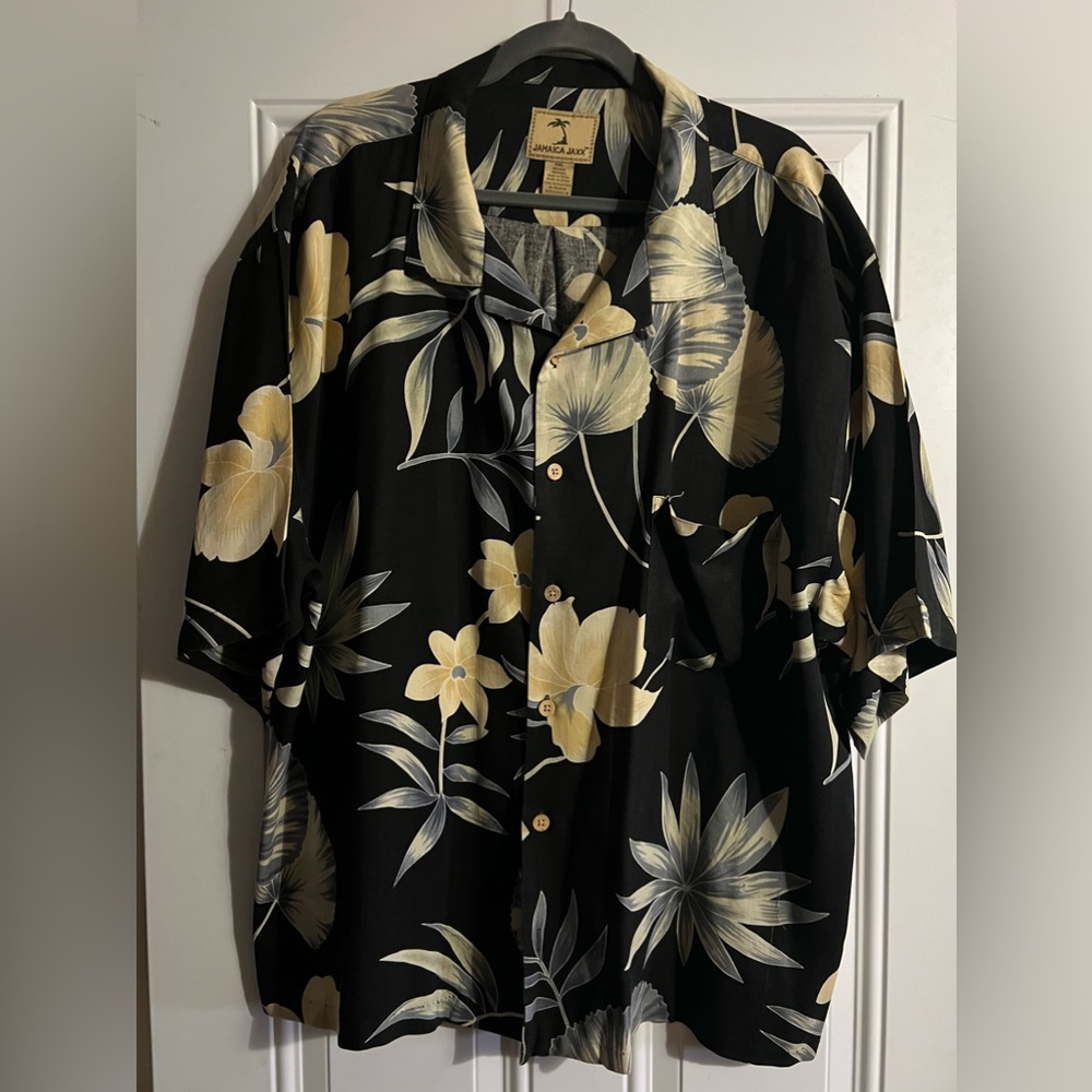 Used Jamaican Jaxx 100% silk size XXL Hawaiian shirt beautiful for any occasion